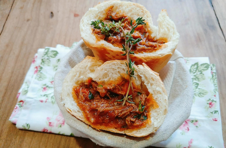Sanduíche de carne louca