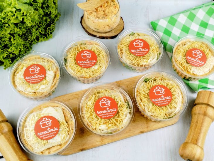 Sanduíches prontos.