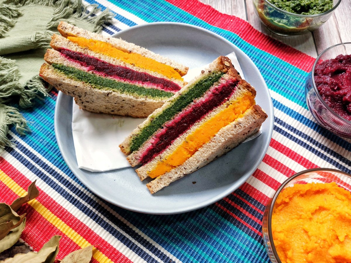 Sanduíche vegano colorido