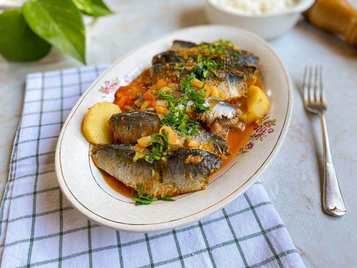 Sardinha na panela de pressão com batatas