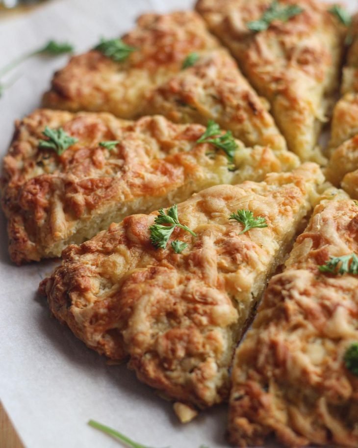 Scone de abobrinha e queijo