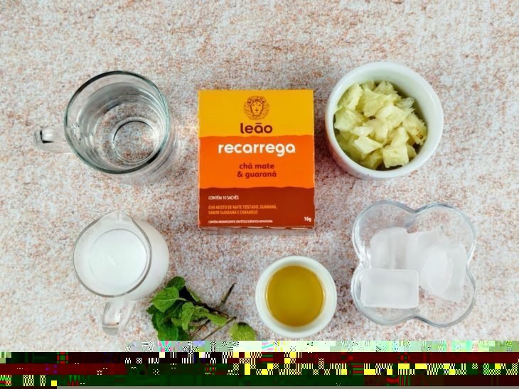 Bancada com ingredientes.