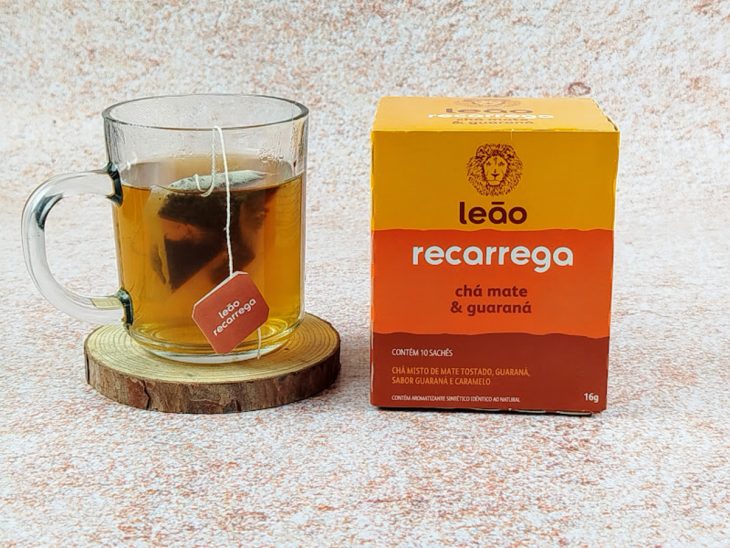 Xícara com chá.