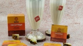 Shake de abacaxi com chá-mate e guaraná
