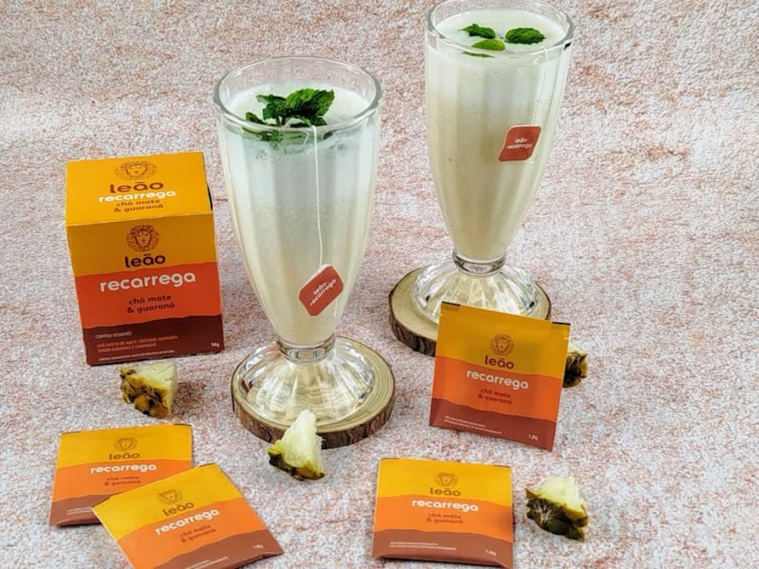 Shake de abacaxi com chá-mate e guaraná