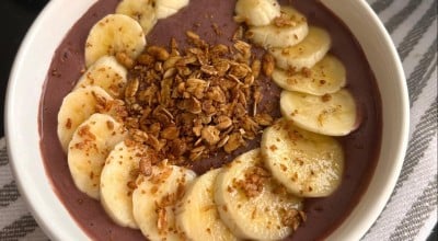 Smoothie de banana com açaí