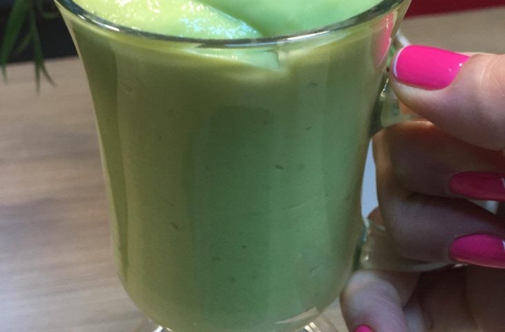 Smoothie proteico de abacate