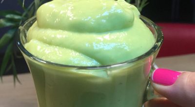 Smoothie proteico de abacate