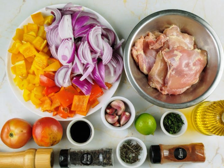 ingredientes para preparo de sobrecoxa de frango.
