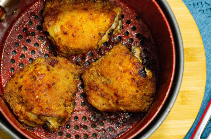 Sobrecoxas crocantes na airfryer