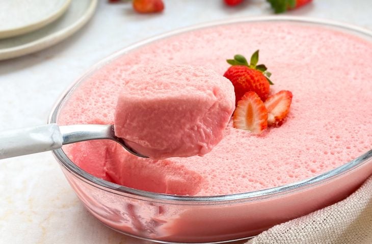Sobremesa rápida de gelatina