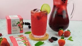 Soda italiana com chá de frutas vermelhas