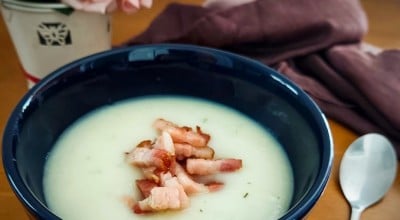 Sopa cremosa de batata e bacon