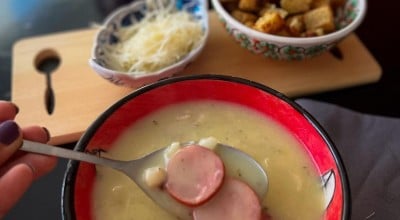 Sopa de batata com alho-poró