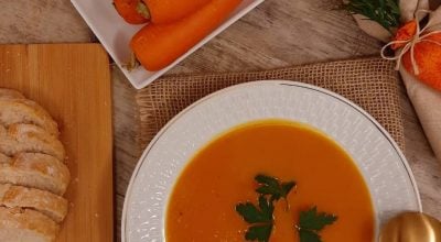 Sopa de cenoura com curry e leite de coco