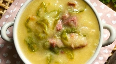 Sopa de fubá com couve