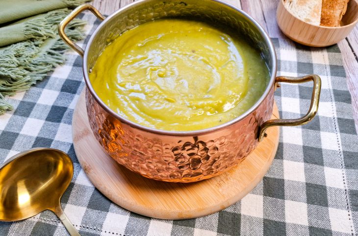 Sopa de ervilha com batata