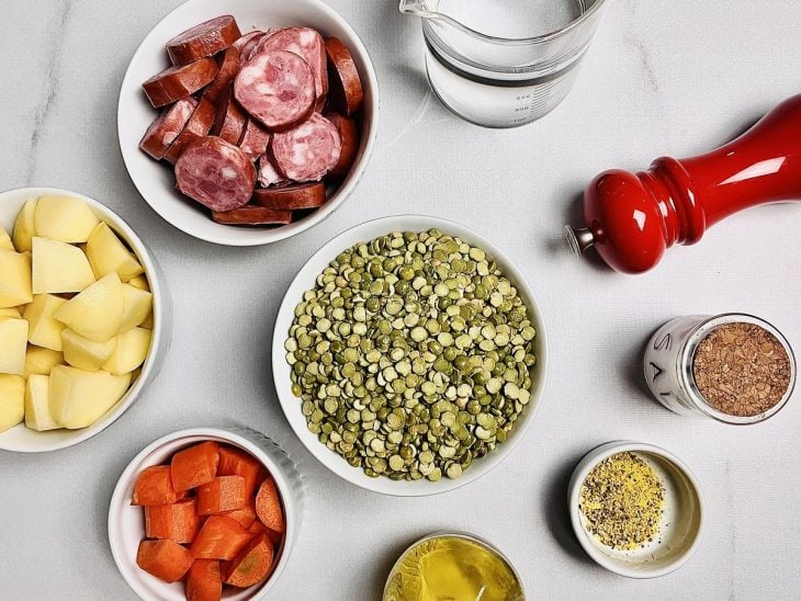 Ingredientes reunidos para o preparo da receita.