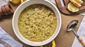 Sopa de ervilha com frango