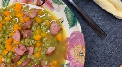 Sopa de ervilha com linguiça e cenoura