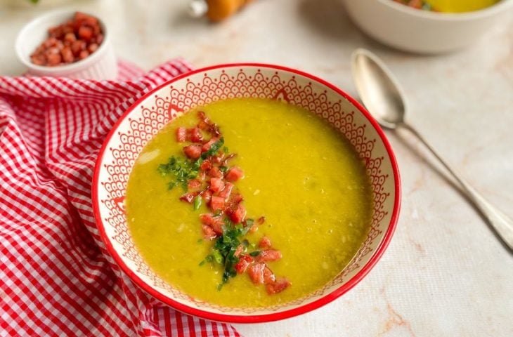 Sopa de ervilha simples
