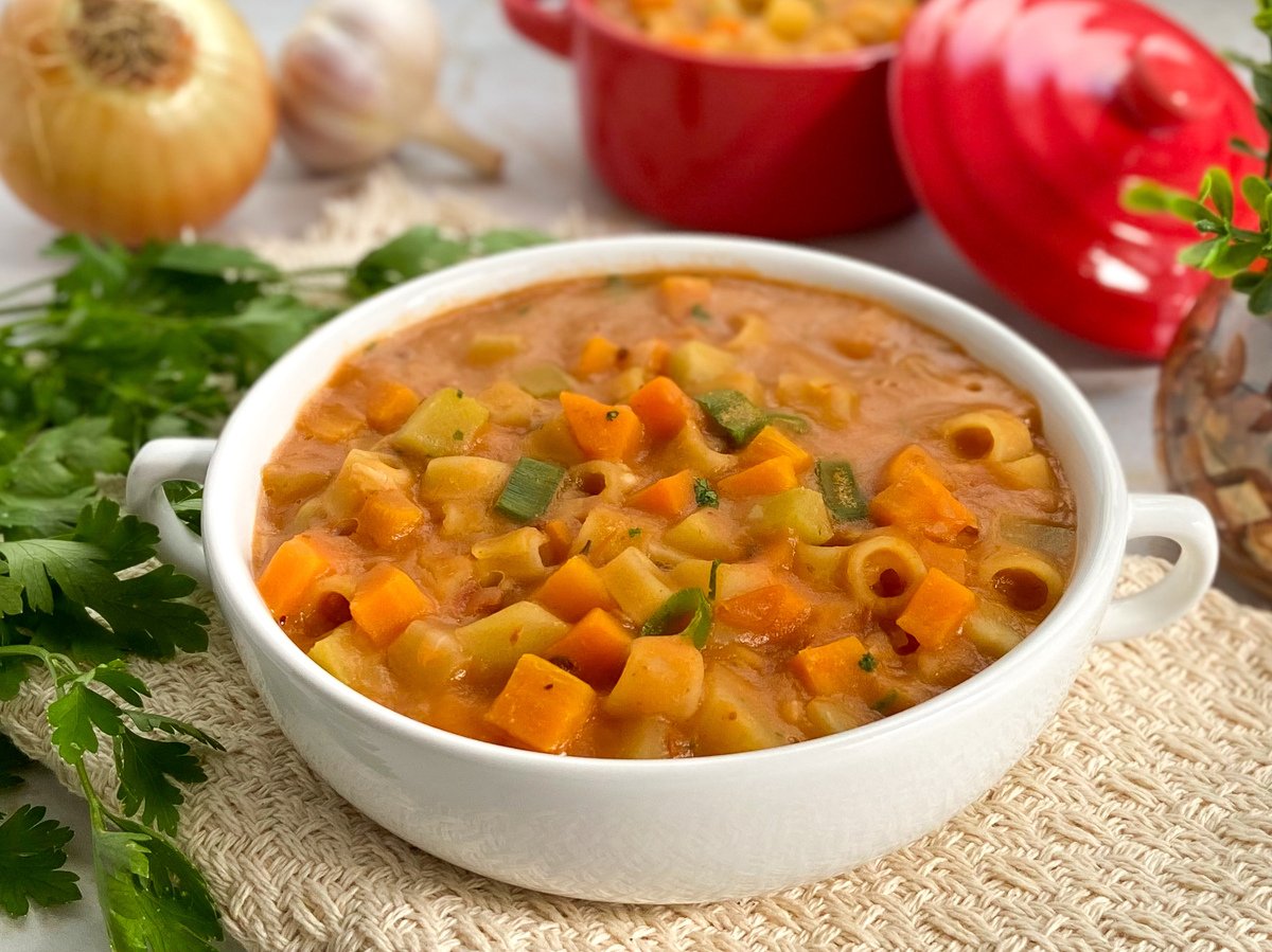 Sopa de feijão com legumes