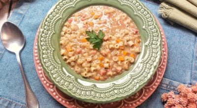 Sopa de feijão com macarrão