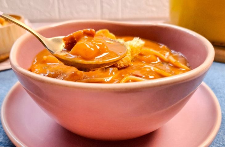 Sopa de feijão fácil e rápida