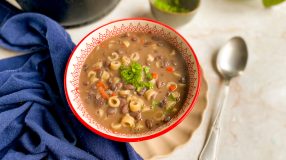Sopa de feijão preto
