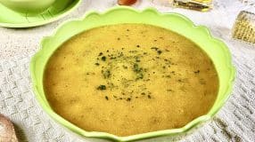 Sopa de fubá com carne moída