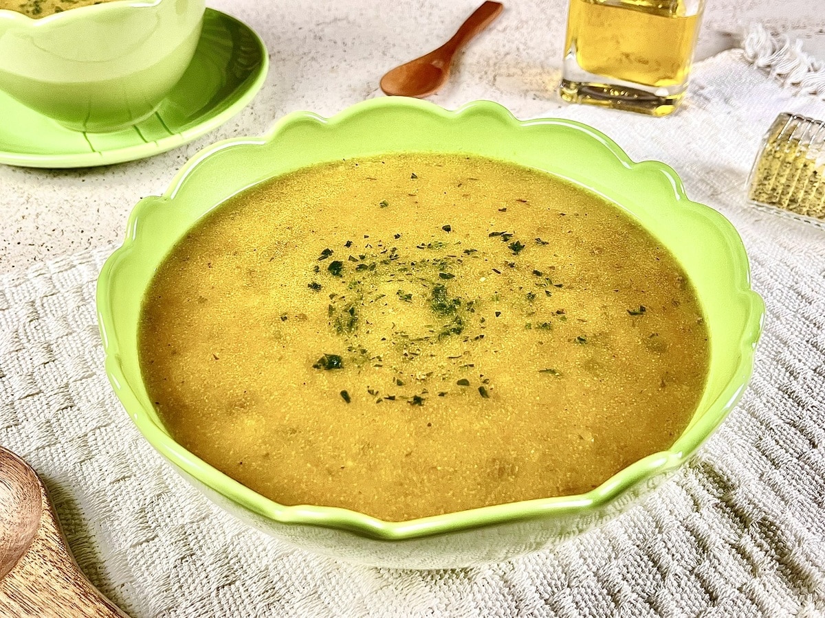 Sopa de fubá com carne moída