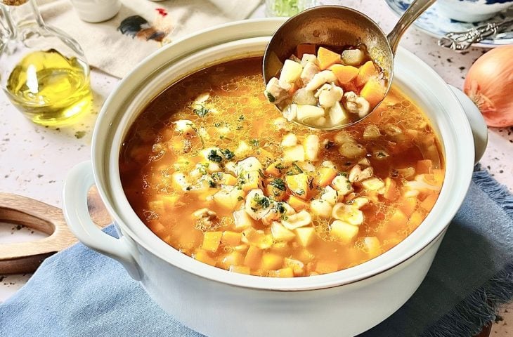 Sopa de legumes com frango