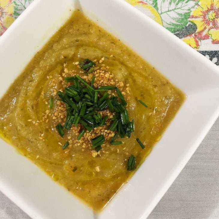 Sopa de legumes vegana