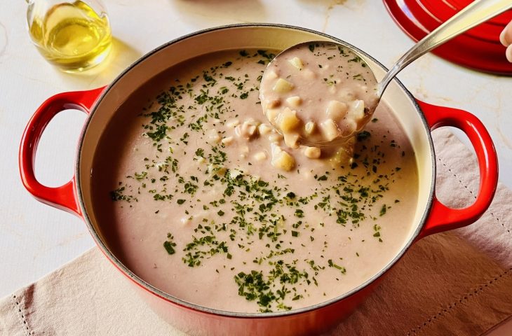 Sopa de macarrão com feijão