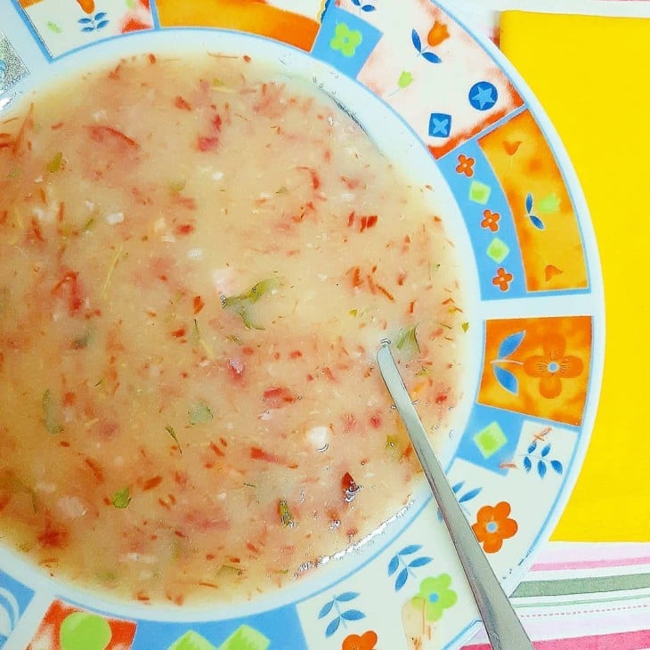 Sopa de mandioca com carne-seca