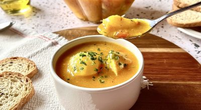 Sopa de mandioca com frango