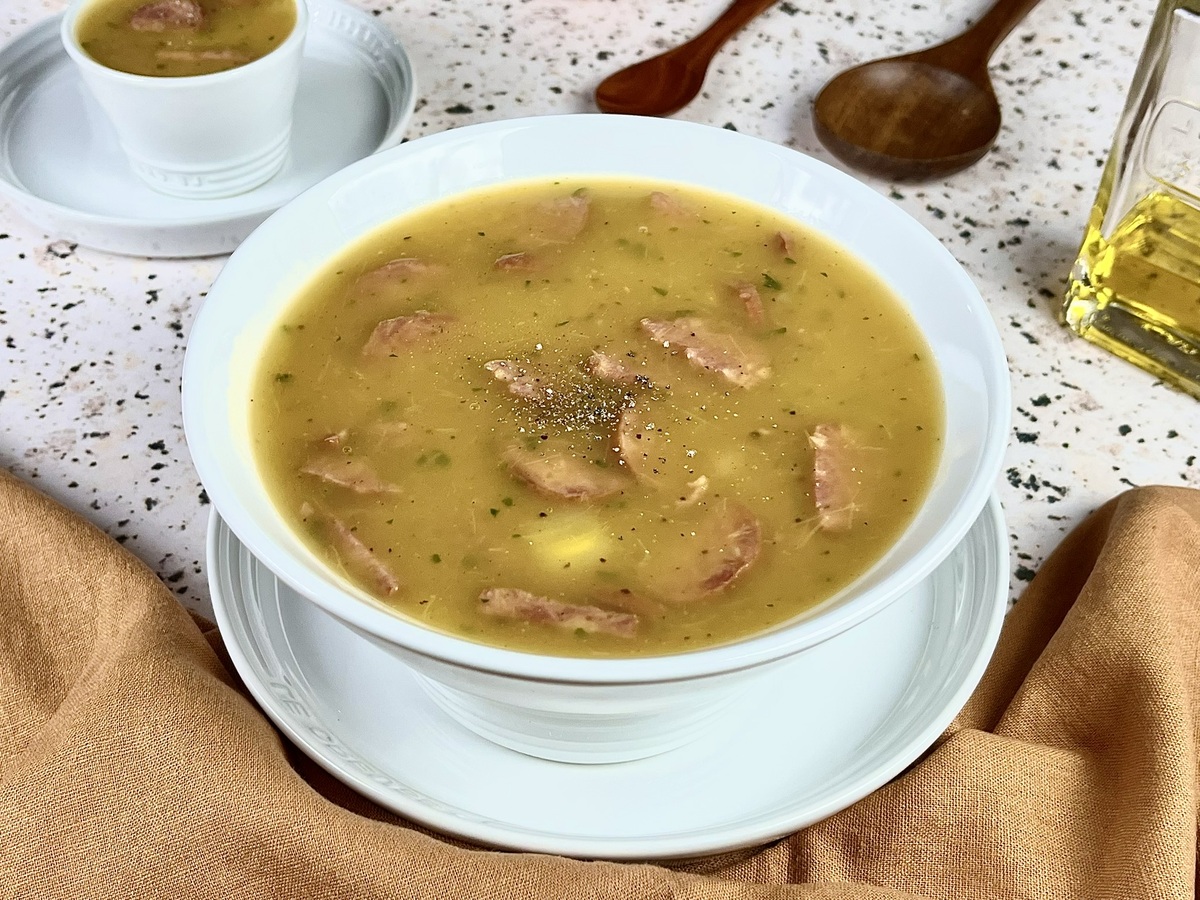 Sopa de mandioca simples