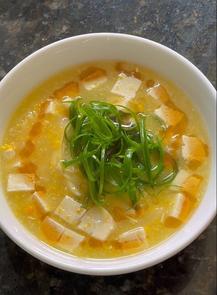 Sopa de milho e tofu