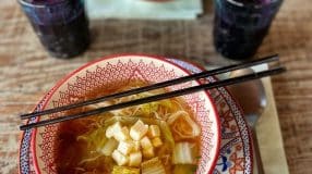Sopa de missô com bifum