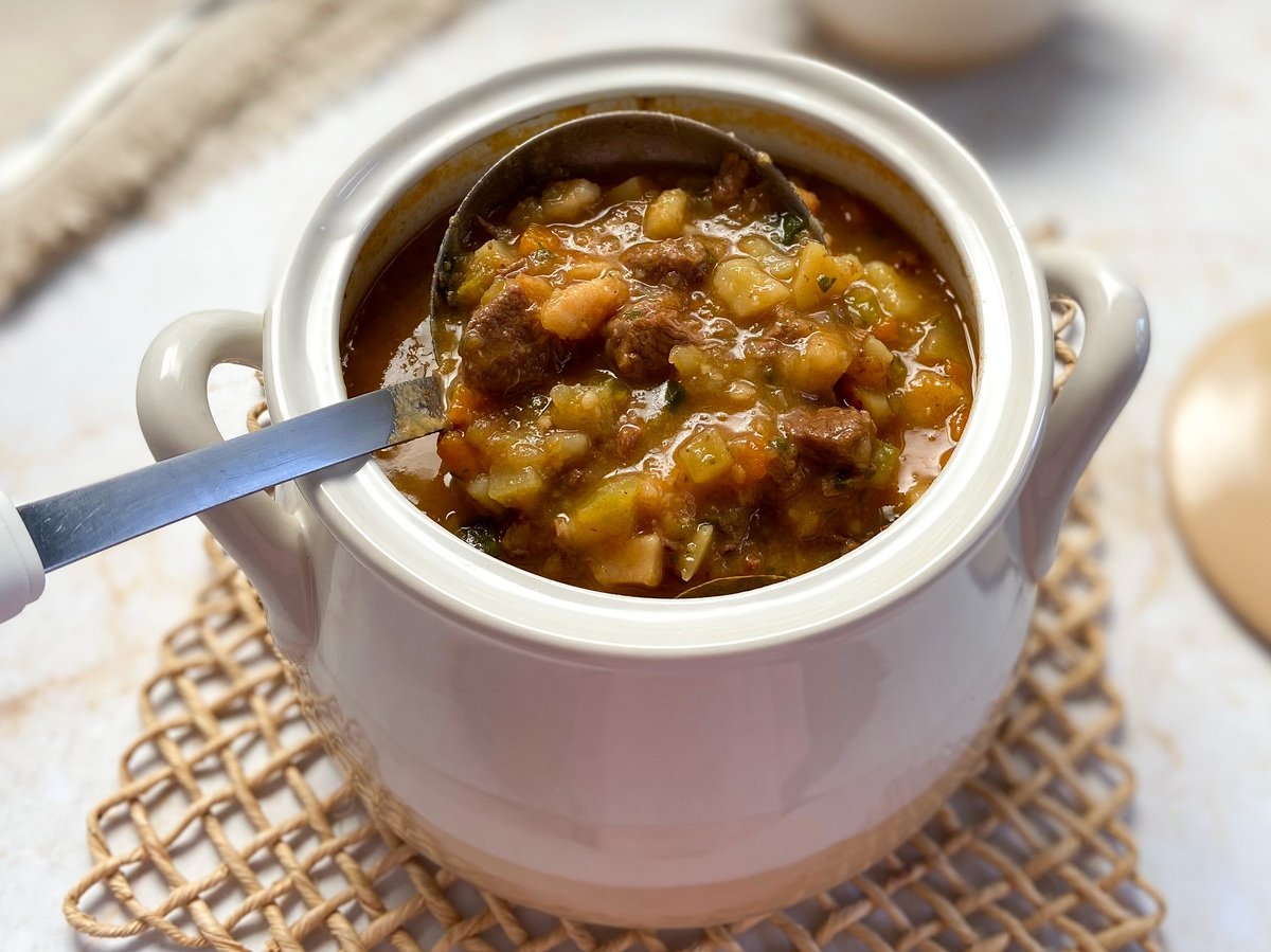 Sopa de músculo com legumes