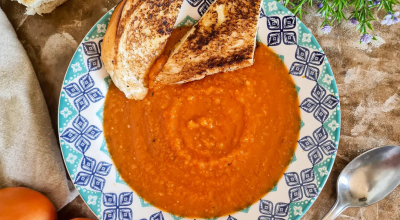 Sopa de tomate com cenoura