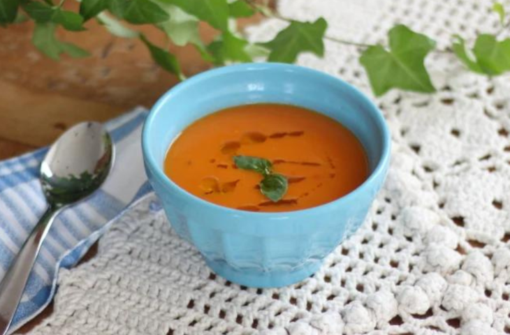 Sopa de tomate fácil