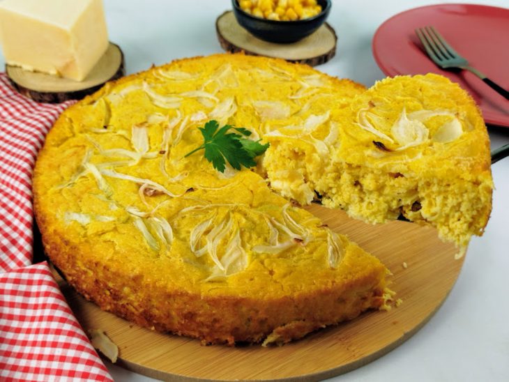 Sopa paraguaia pronta para consumo.