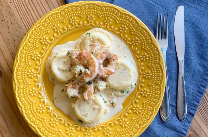Sorrentino de mussarela de búfala com camarões
