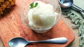 Sorvete de abacaxi com 2 ingredientes