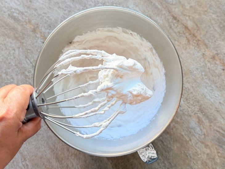 Chantilly pronto, na batedeira.