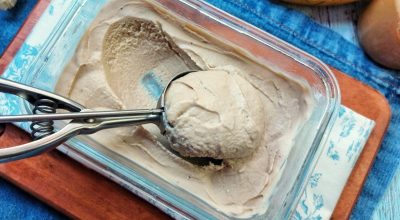 Sorvete fit de banana com pasta de amendoim