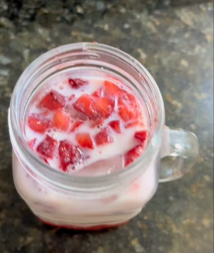 Strawberry milk coreano