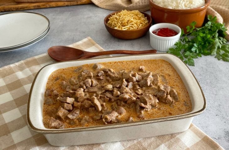 Strogonoff de carne fácil