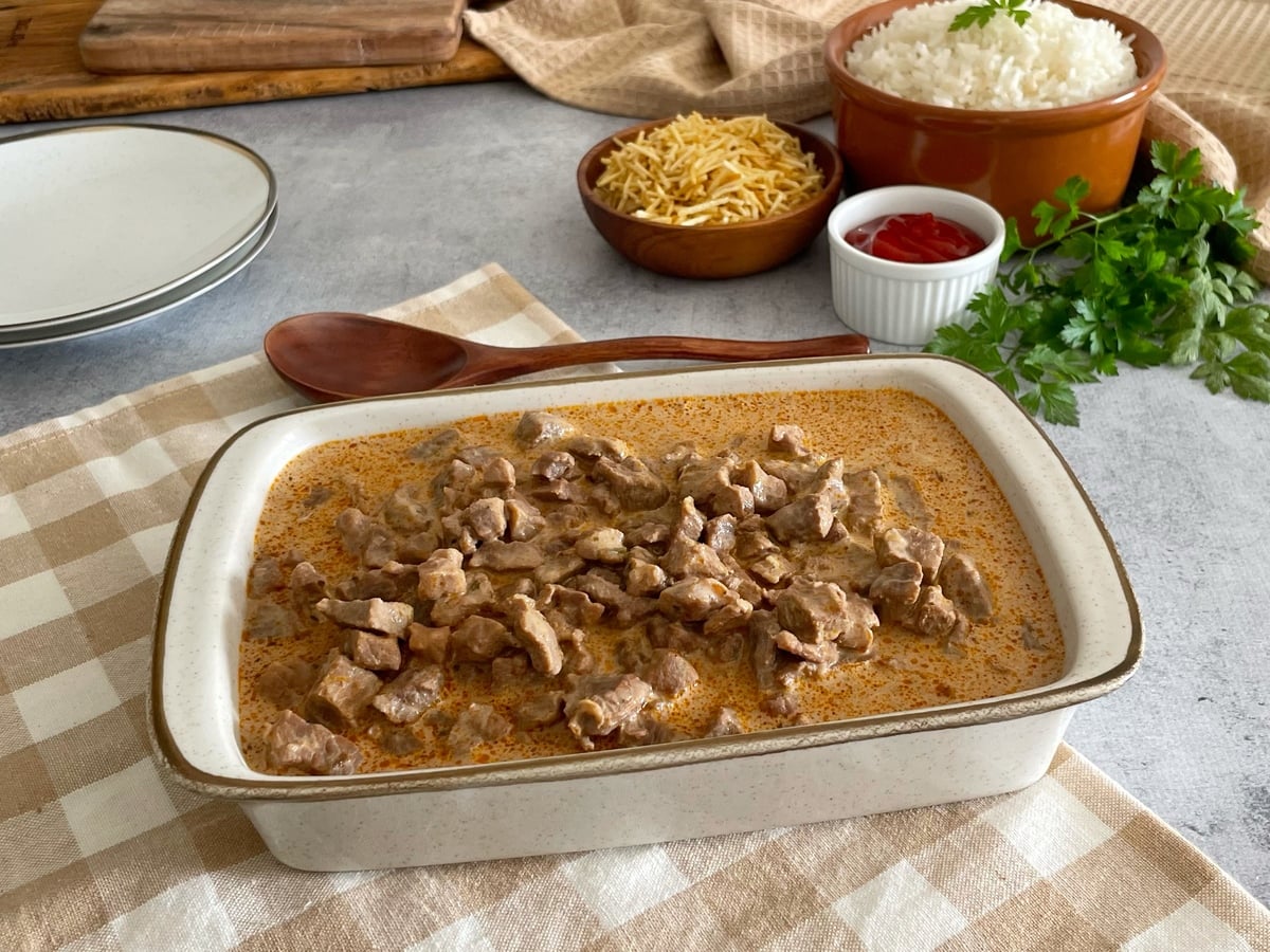 Strogonoff de carne fácil